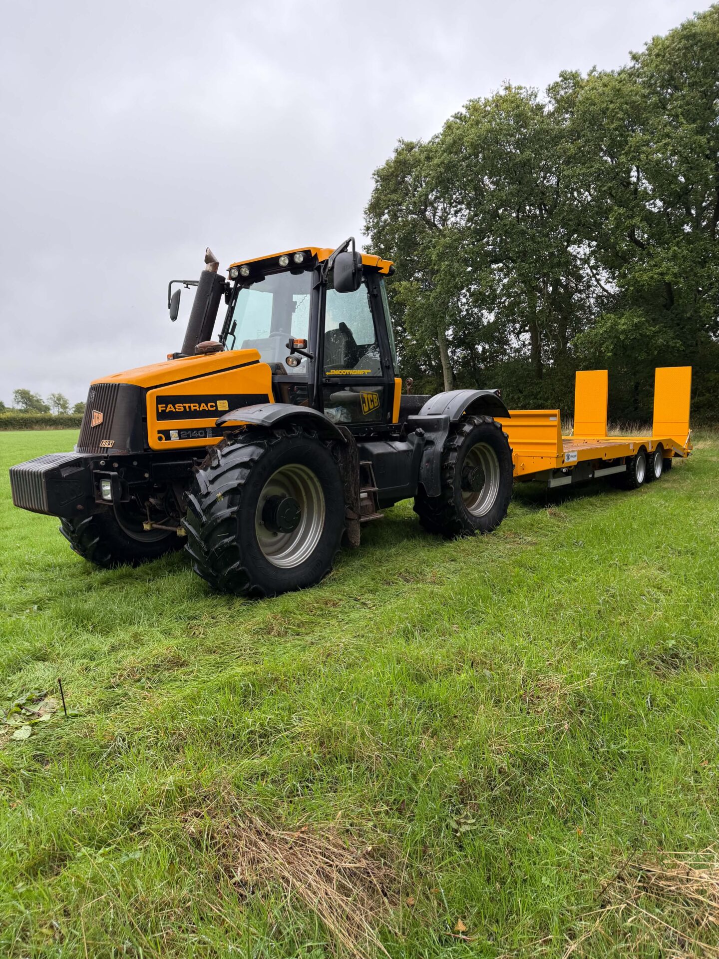 Pearson Fencing’s new JCB Fastrac tractor and equipment trailer